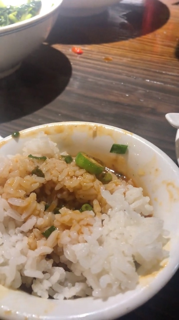 会上瘾的鱼头泡饭,好吃到忍不住来了一碗又一碗