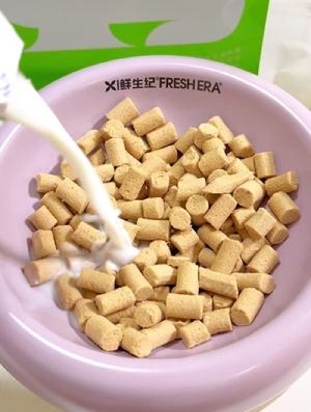 喂猫日记:鲜兔冻干撞奶来啦!终于卷到添加鲜兔肉了