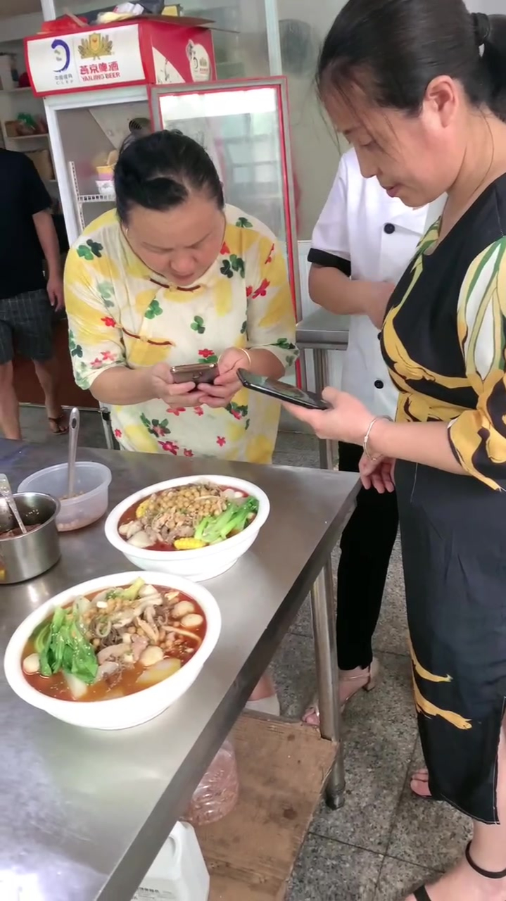 小吃培训买麻辣烫要多少费用,可以培训几种口味呢