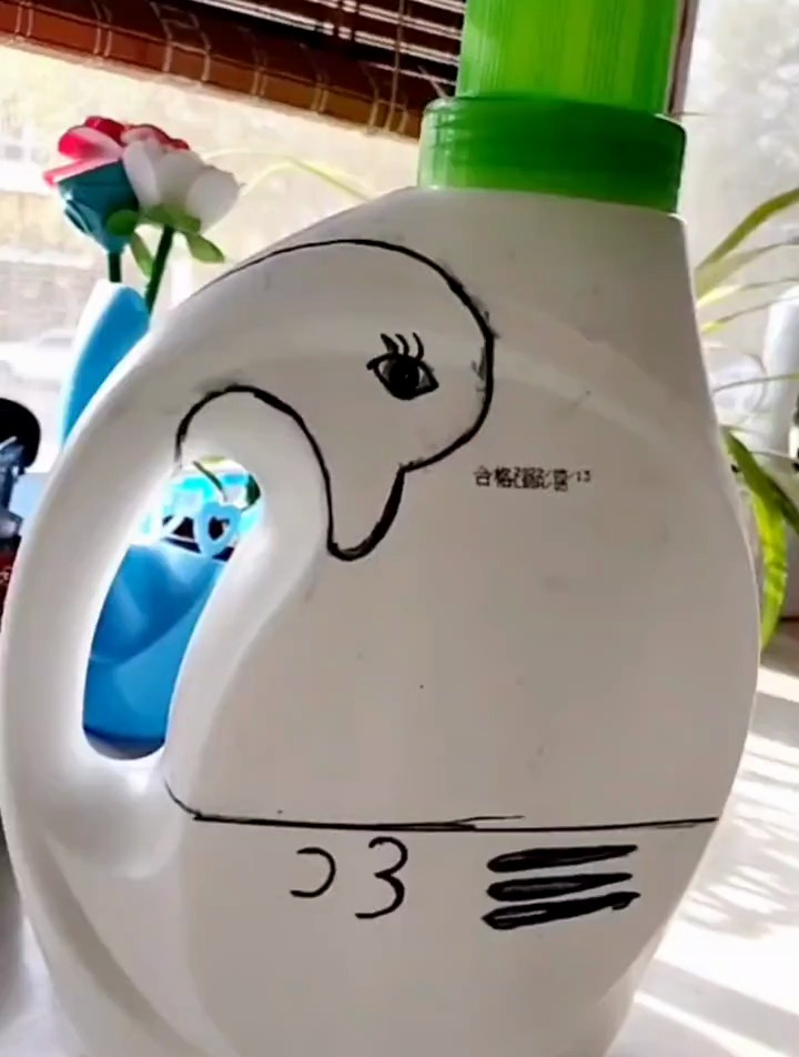 洗衣液瓶做大白鹅花盆教程