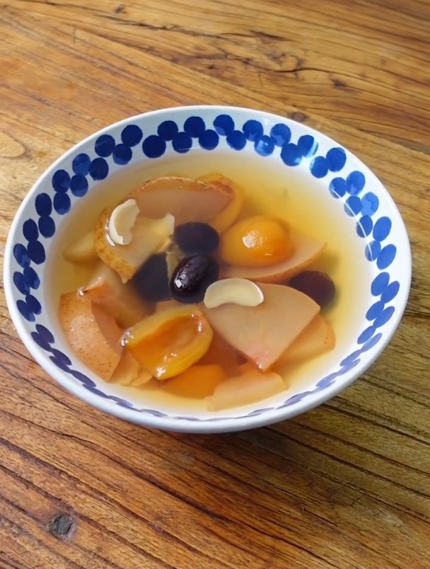 秋冬饮品,川贝炖雪梨,小吊梨汤,冰糖银耳炖莲子,熬梨水