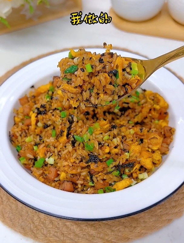 家里有剩米饭一定要试试这个紫菜炒饭