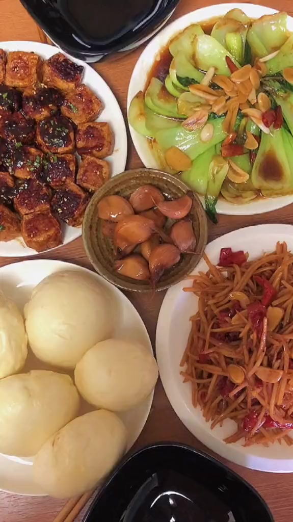 山东呛面大馒头终于成功了,压了7次面,手腕疼……