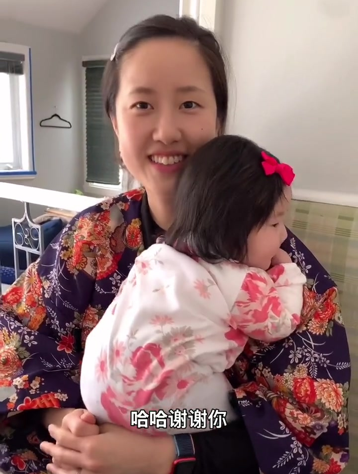 K酱特意早晨四点半起床给我做的结婚纪念日蛋糕