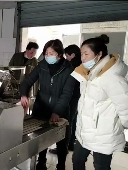 全自动蛋卷机 商用蛋卷机 村里几个大姐一块开个食品厂