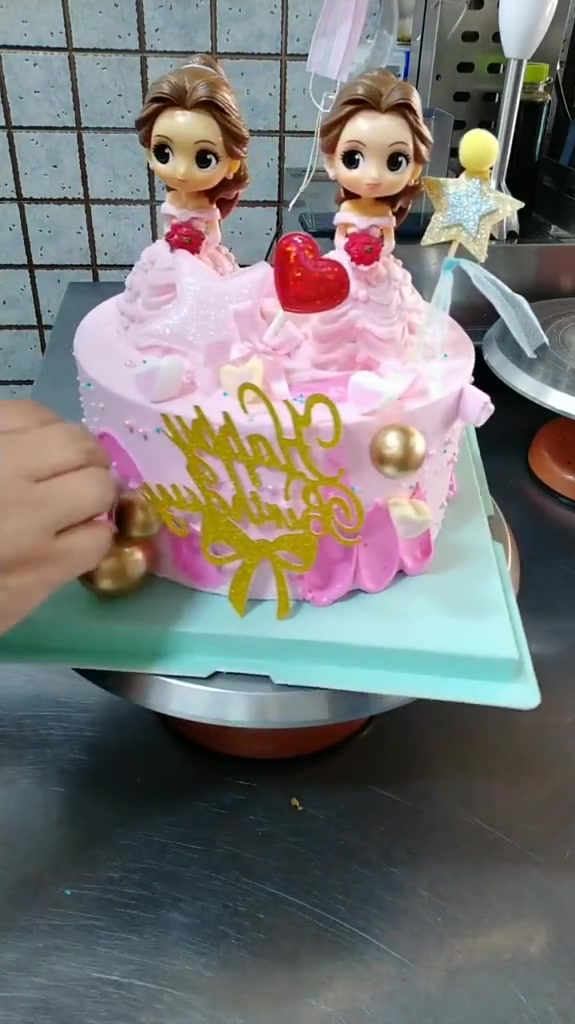 给双胞胎小姑娘做的蛋糕生日蛋糕