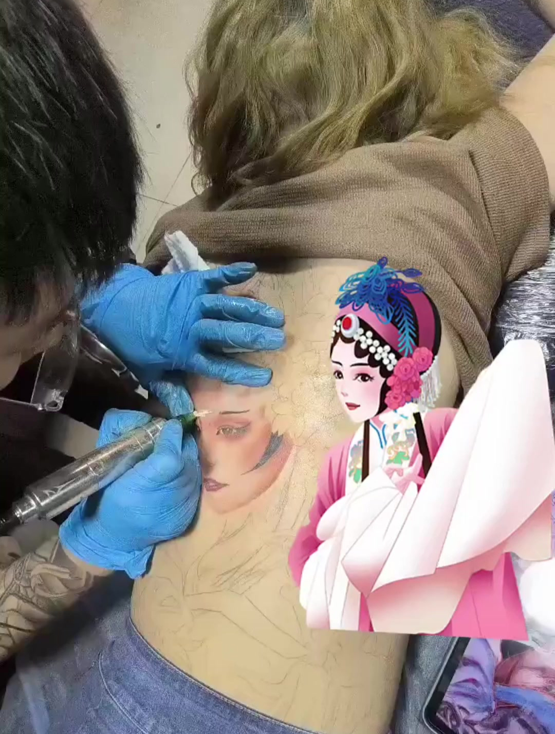 小姐姐的花旦纹身,那么白净的背,为什么非要纹身呢?