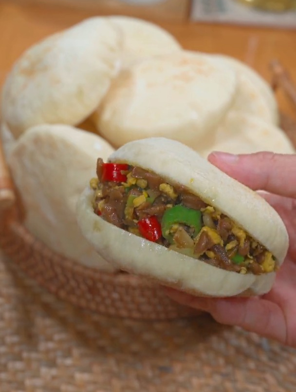 空心烧饼怎么做,个个空心鼓大包,夹菜夹肉真好吃