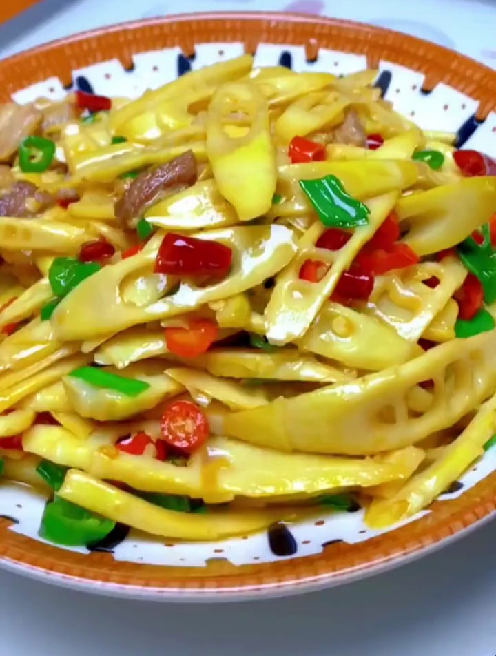 小笋炒肉的家常做法,鲜嫩脆爽,下饭妥妥的 美食教程 家常菜