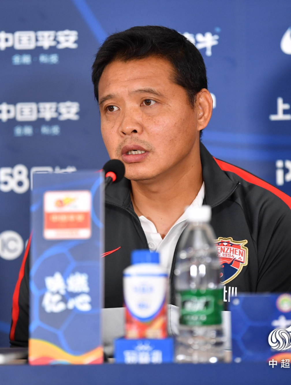 不懂规矩,被自己人铲断了脚踝中国的马拉多纳被排挤出国家队!3