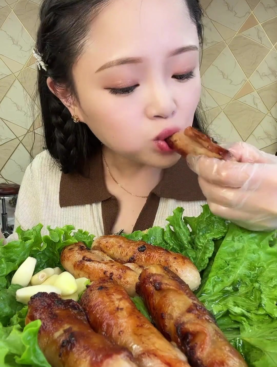 鸡肉卷,外面是鸡皮,里面是鸡肉!