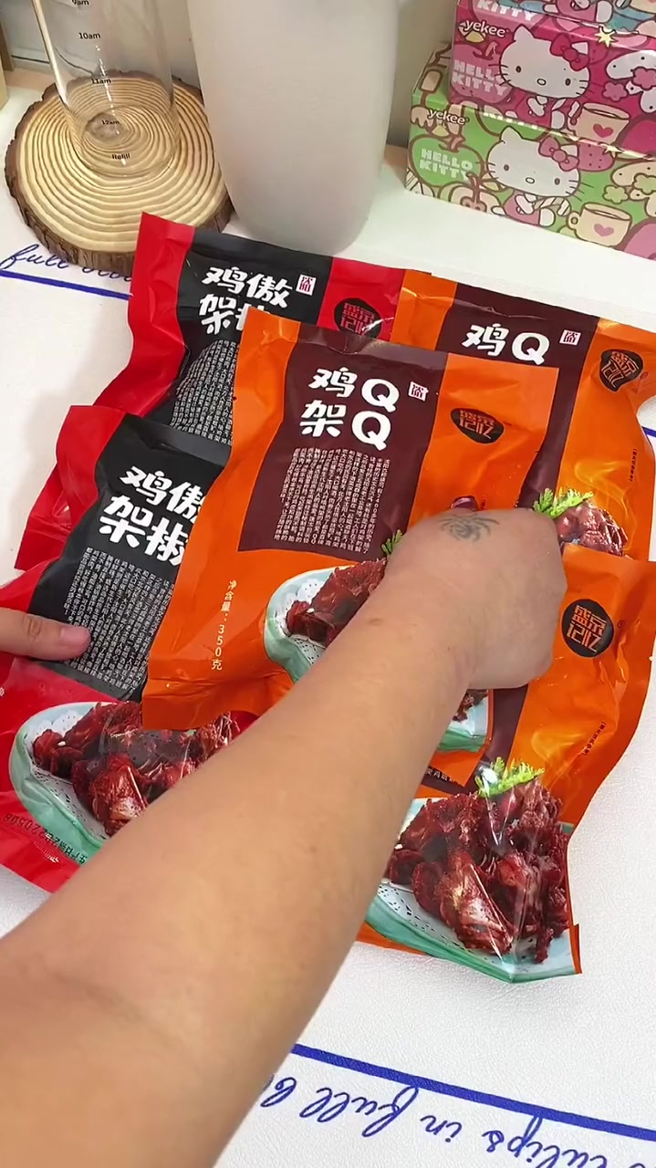 没来过大沈阳的一定别再错过QQ鸡架了,外焦里嫩带点甜好吃到爆