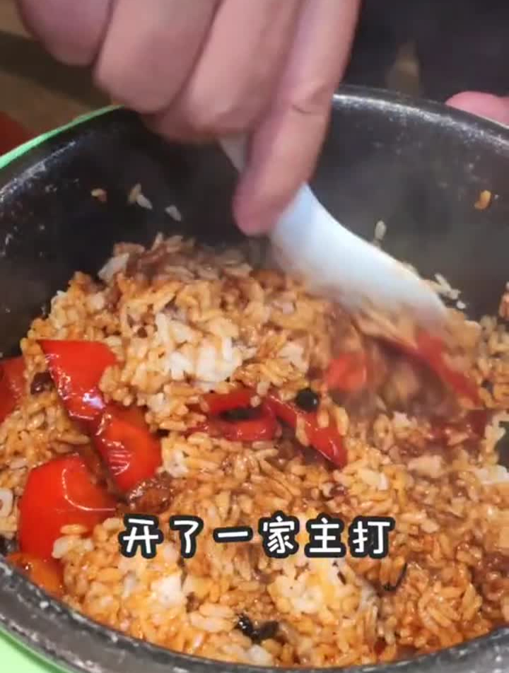 肉汤泡饭,臭豆腐,大香肠,今天又是美滋滋邯郸美食大龙