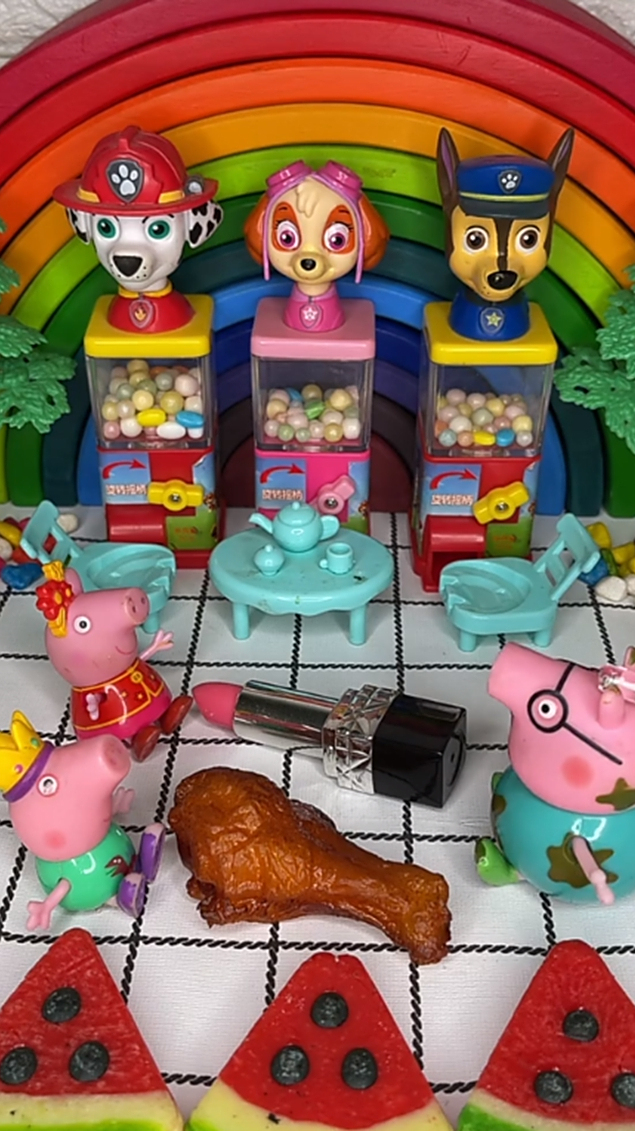 小猪佩奇:猪爸爸为了去打麻将,用口红和鸡腿贿赂佩奇和乔治,没想到最后还是露馅了