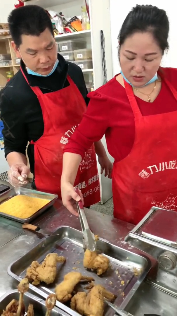 同安香骨鸡腿秘制配料,油炸过程看似很简单,需要注意哪些细节