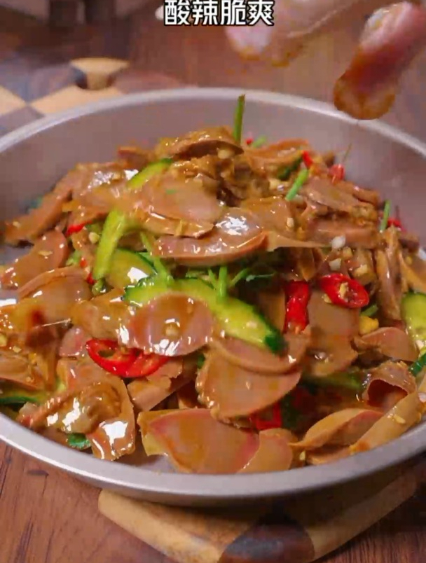 年夜饭第二十八道菜凉拌鸡珍大年三十餐桌上一定要有的菜年夜饭