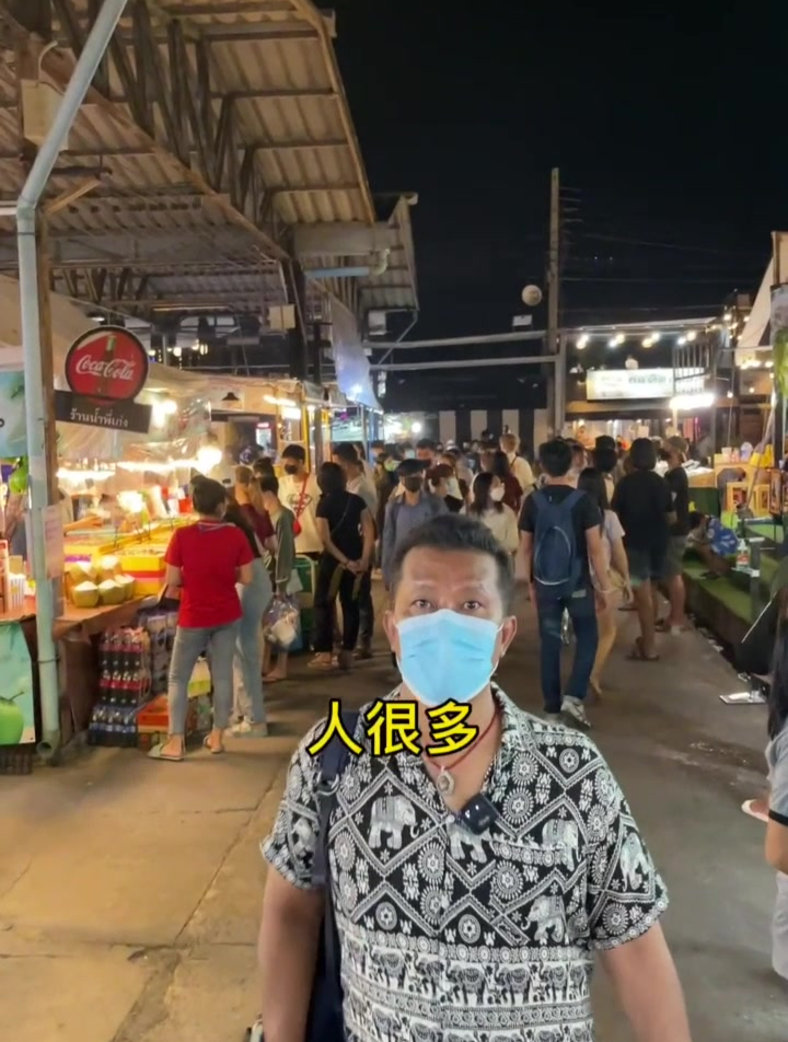 泰国尝不忘之下饭菜嘎抛叶炒肉+超爽烤猪排