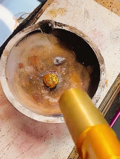 巧克力包装纸,女子说是黄金,真是不可思议