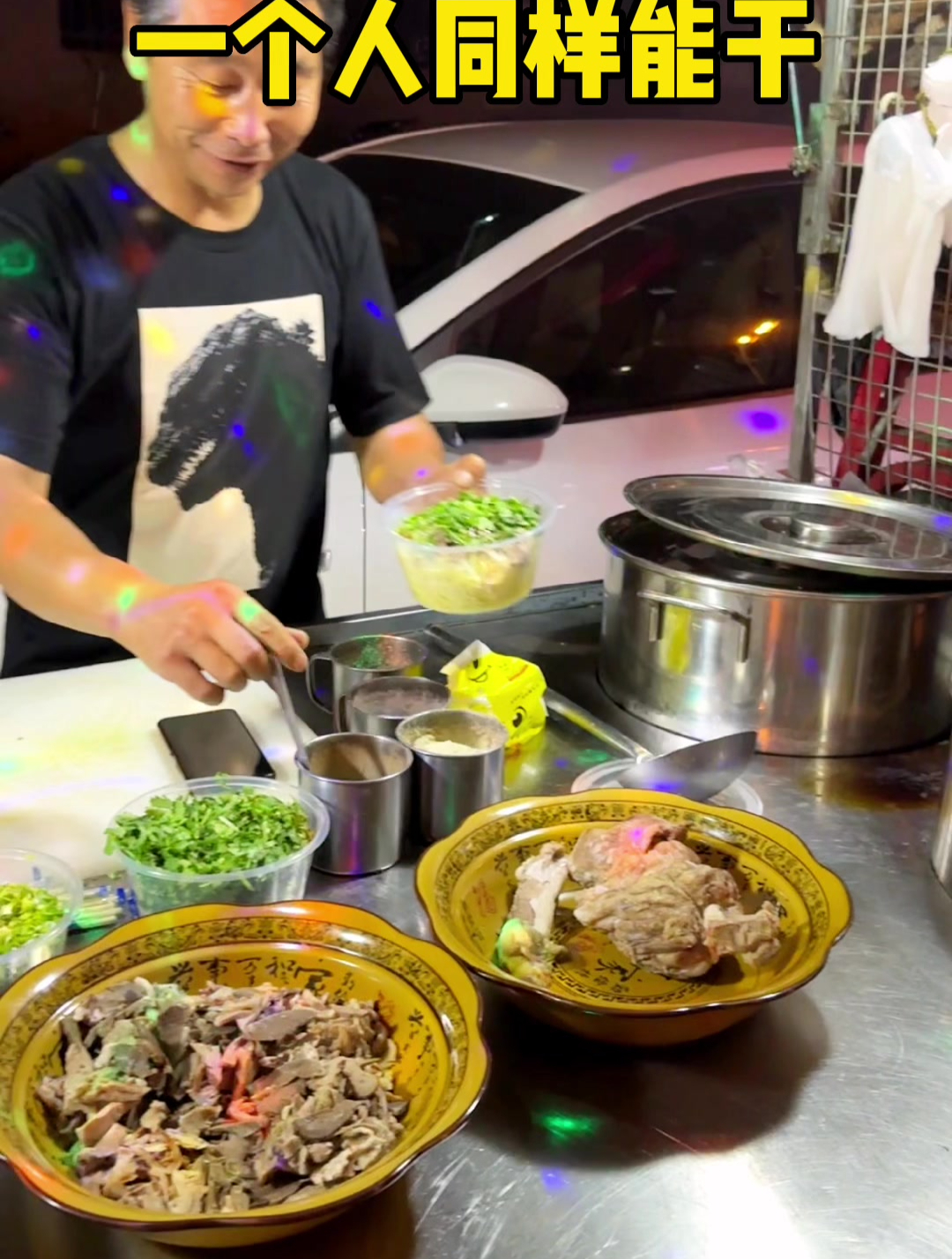 摆摊做牛肉汤,成本低利润高,8块一碗5小时卖300碗比打工强!