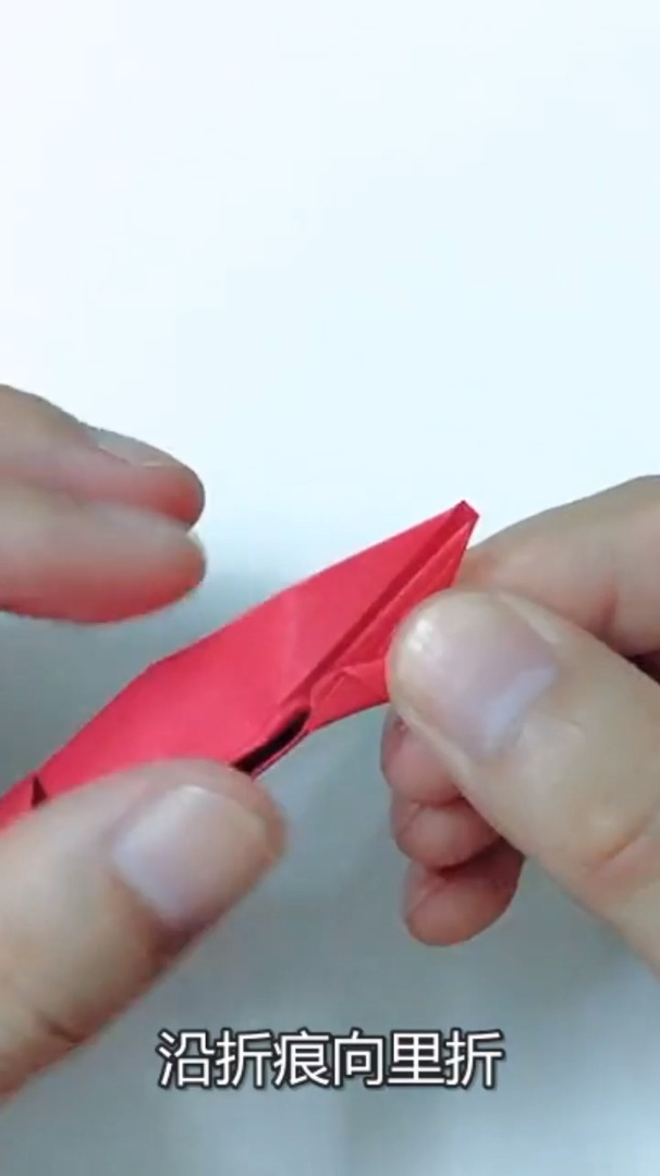 有朋友要的折纸鲨鱼,做法简单易学,一张纸就折好了