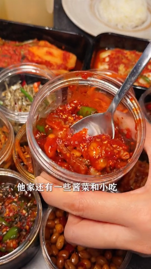 西塔有家不起眼的酱菜小店,但这里的东西让我大开眼界