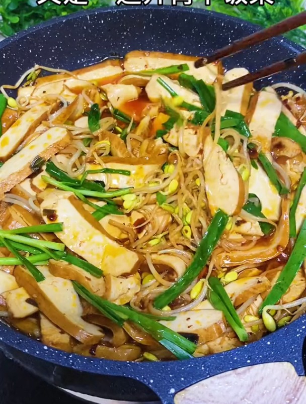 又是一道开胃下饭菜,香干+豆芽+韭菜,赶紧试试 家常菜