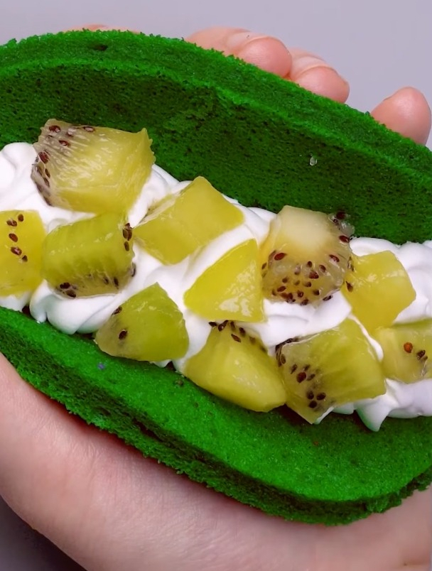 创意蛋糕:水果蛋糕卷