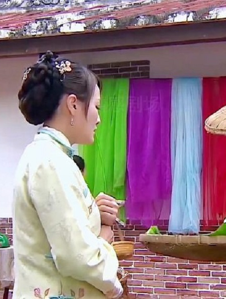 穷小伙被地主家欺负,不料鲜血救活一条鲤鱼,鱼精竟这样报恩(1)