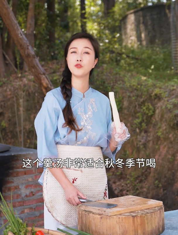 腊肉怎么做才能让南北方人都喜欢,那肯定就是“蒜苗炒腊肉”啦!