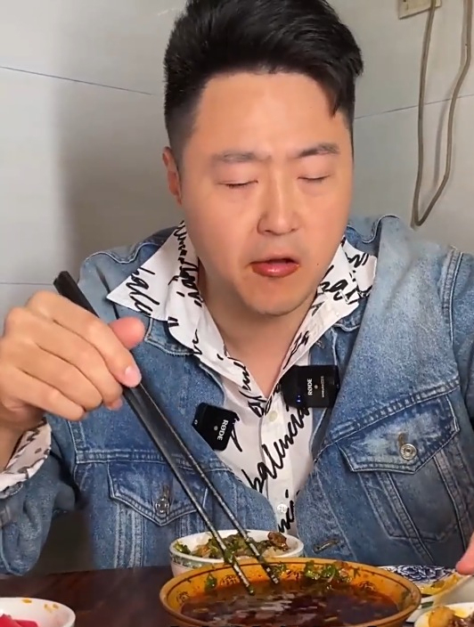 开在乡村老街里的红汤羊肉火锅