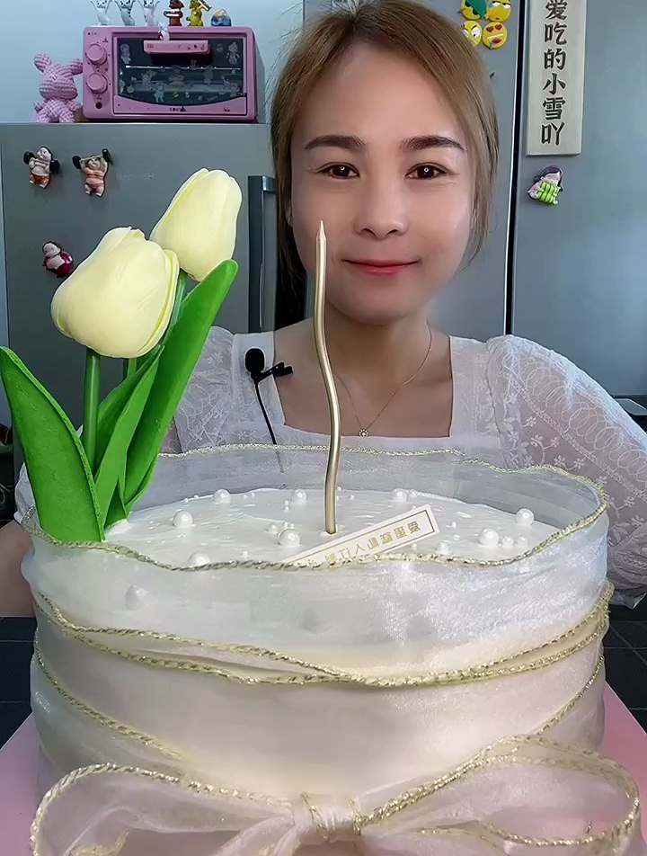 8寸的奶油蛋糕,好漂亮呀