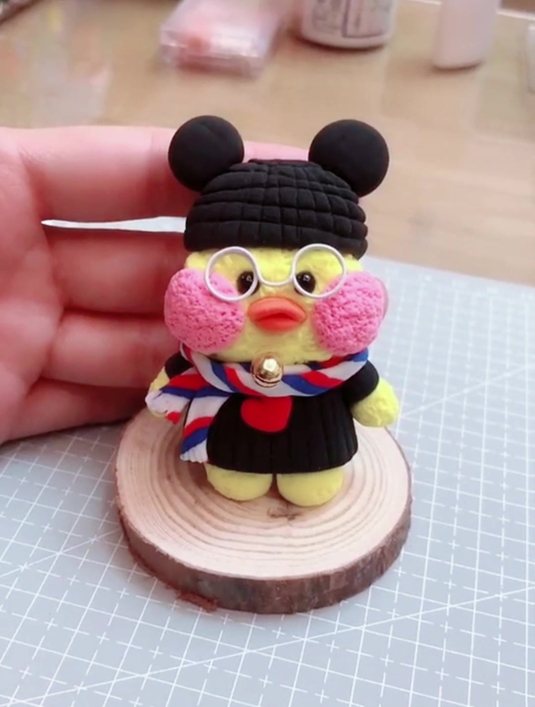 戴眼镜的玻尿酸鸭