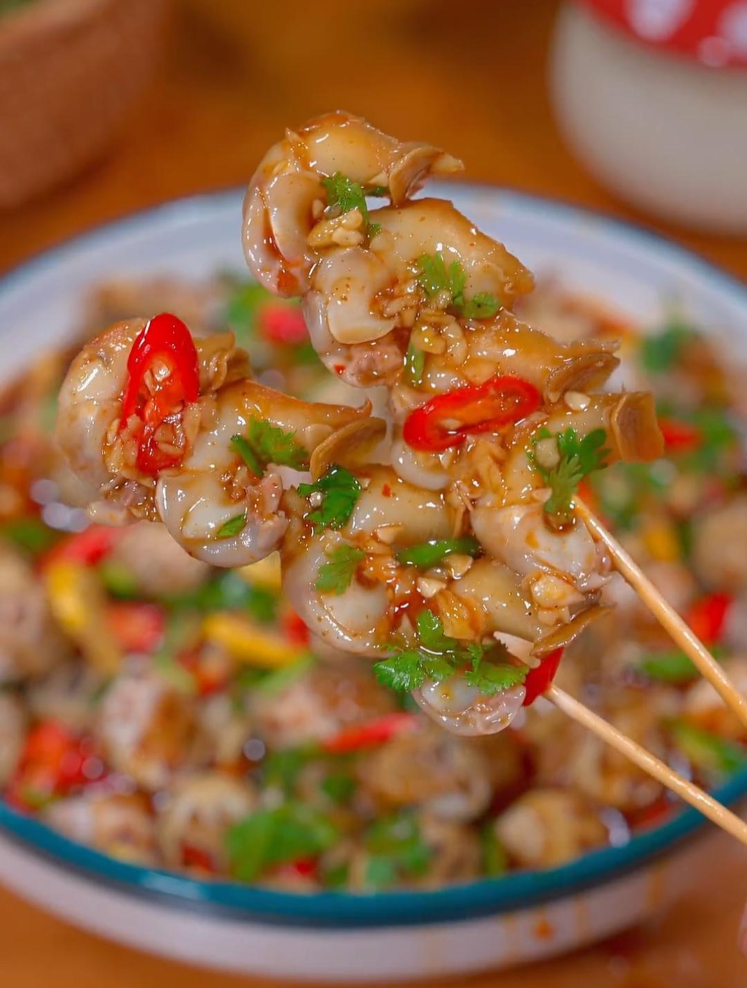 捞汁花螺肉质鲜美爽脆,麻辣鲜香,吃的太过瘾了