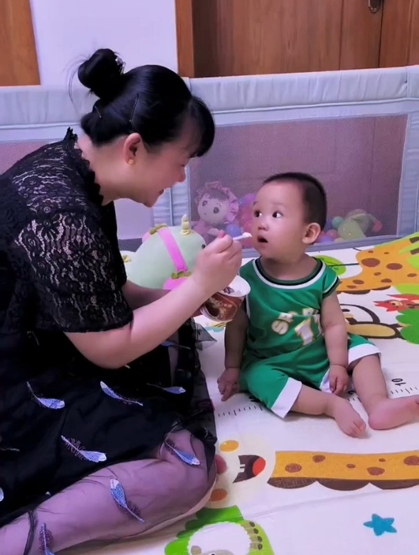 小朋友吃冰淇淋是会拉肚子的哦!