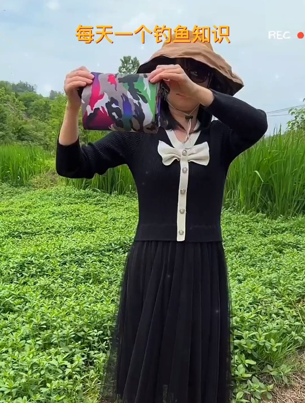 鱼竿包是硬壳还是帆布好?80%钓鱼人都选错,大佬教你1招!