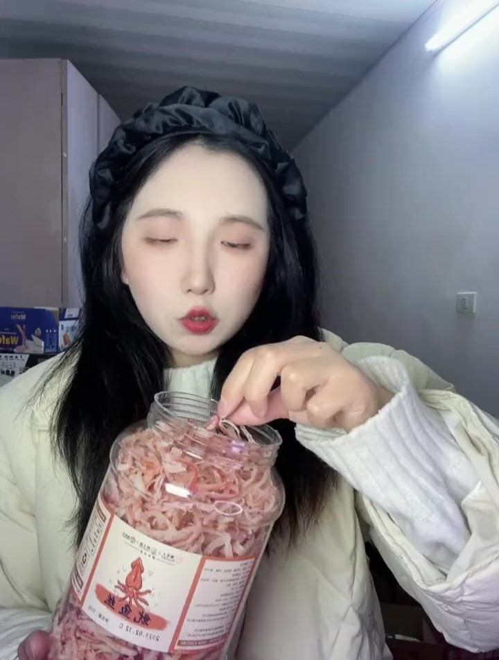 馋小鲜手撕香烤孕妇儿童网红鱿鱼丝,好吃到停不下来