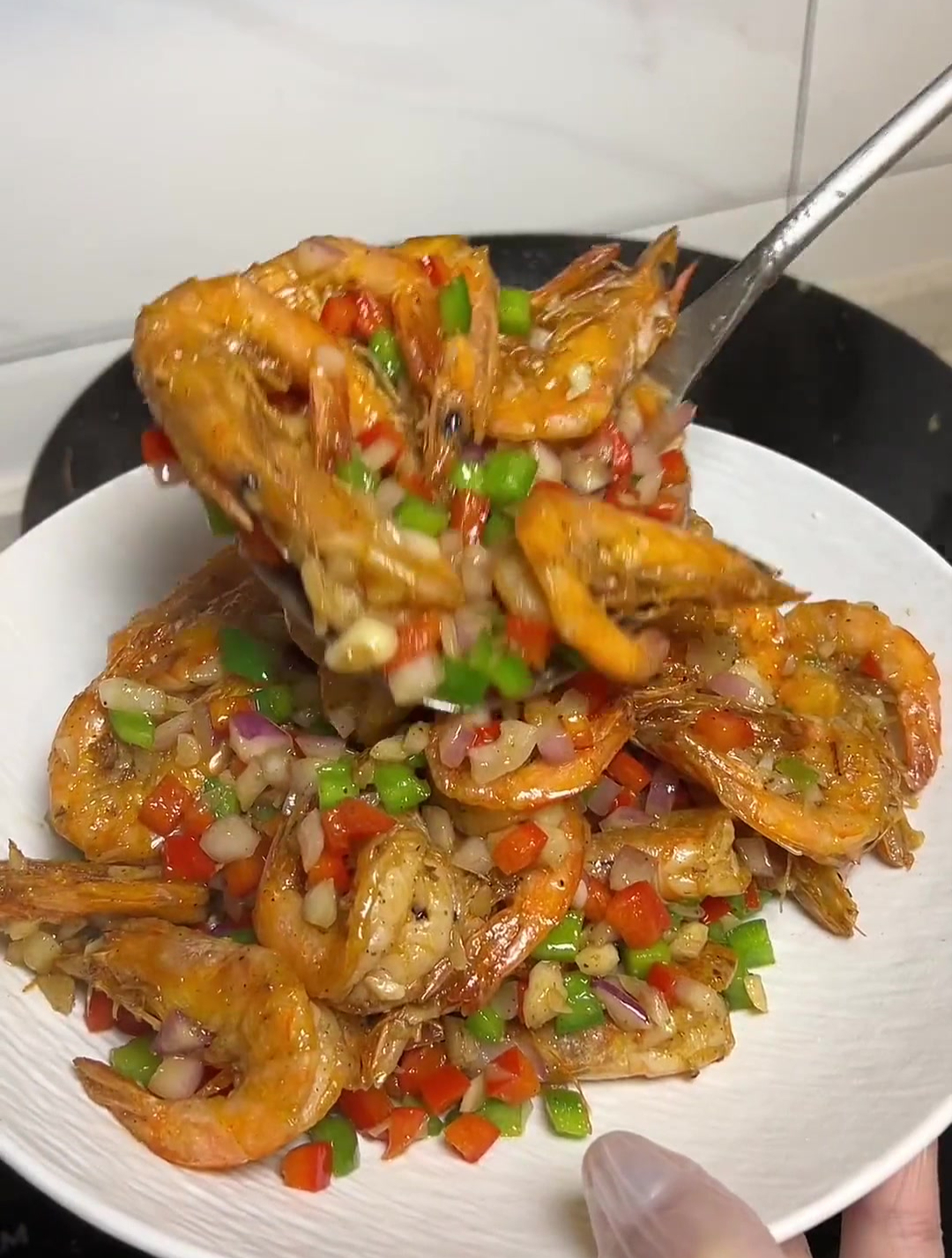 看着直流口水的椒盐虾,做法简单,蒜香十足太美了