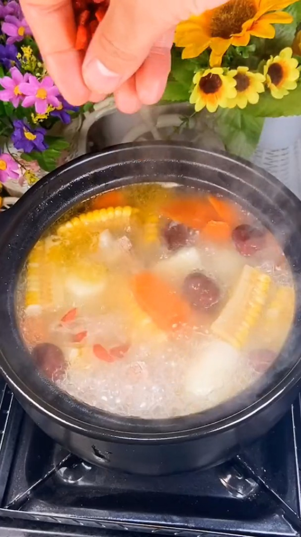 养生排骨汤,营养丰富,味道鲜甜