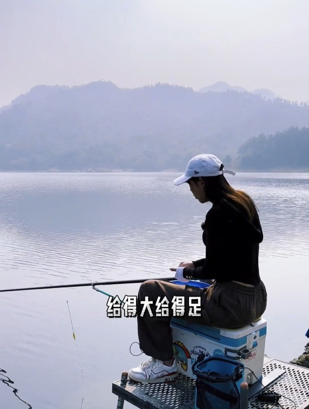 我叫格小格,路过贵宝地,专钓水库鱼,20元一条,没人感兴趣!