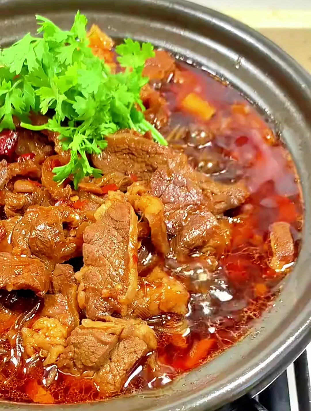 天冷了做个牛肉锅仔,一家人围坐一起吃着暖心又暖胃!
