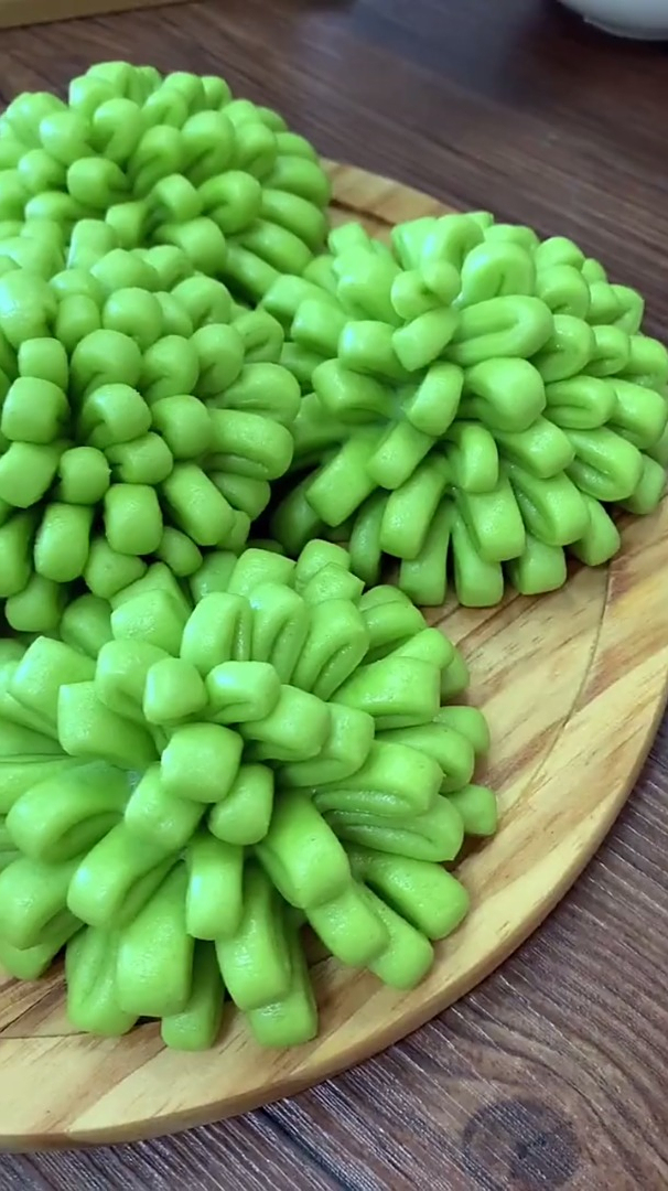 菠菜汁蒸花卷你吃过吗?花样面食 花卷