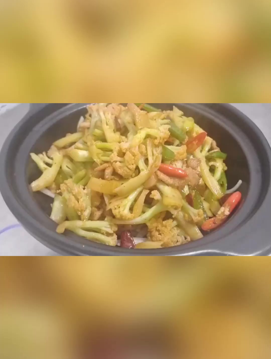 干锅花菜是过油还是焯水,这样做花菜香辣爽脆,好吃又下饭