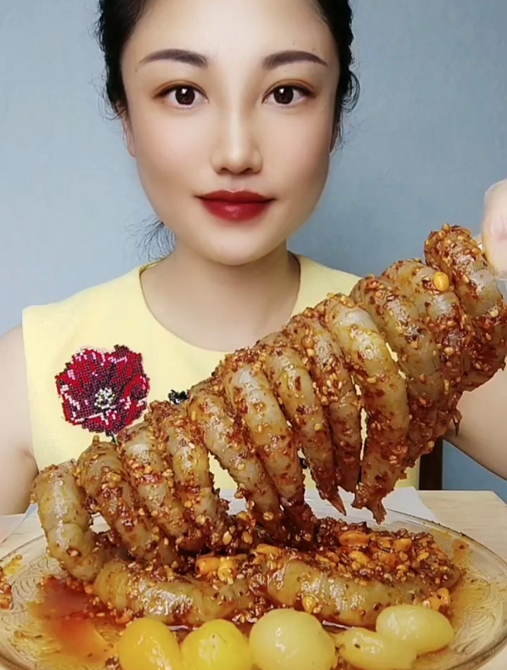 虾仁串串,太有食欲了,满口流香,鲜嫩爽口,超级好吃