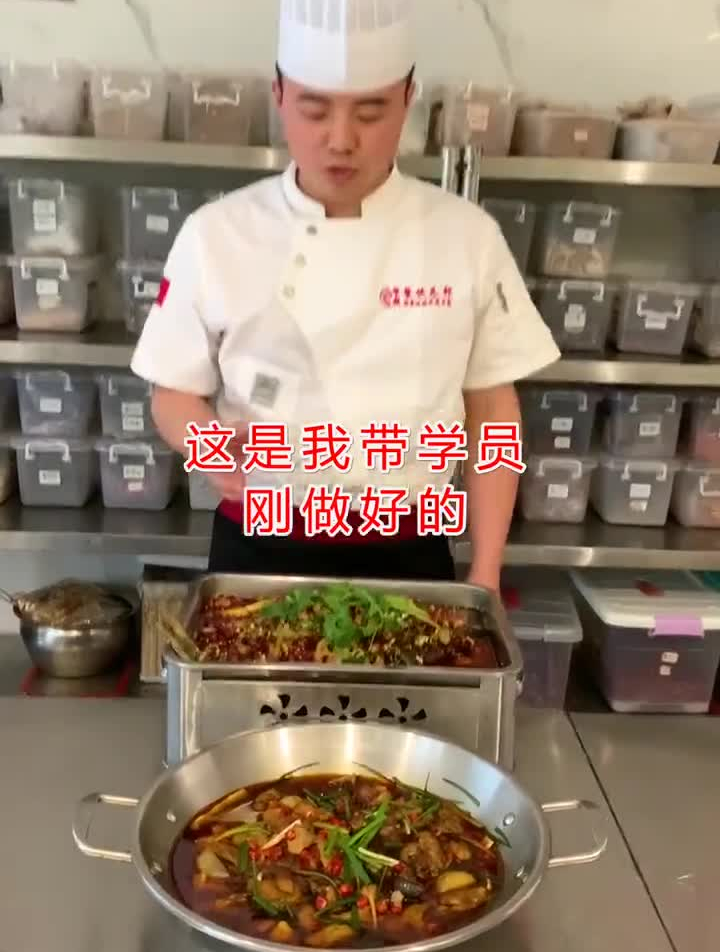 万州烤鱼配方香辣椒120克、干红花椒8克、豆豉10克