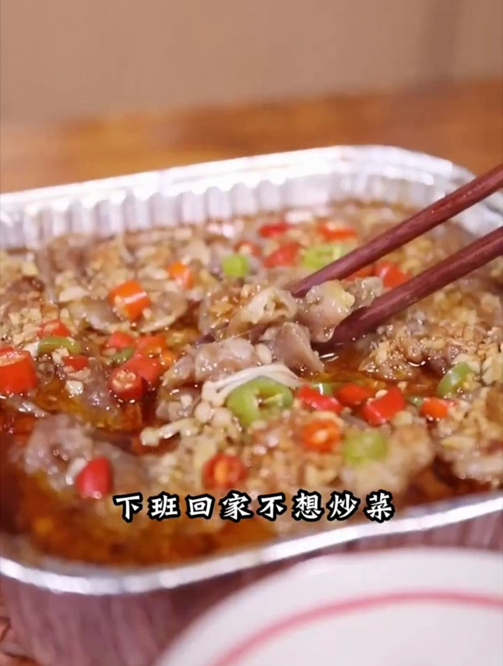 不想炒菜不用洗锅的懒人菜,今天给你安排锡纸肥牛金针菇