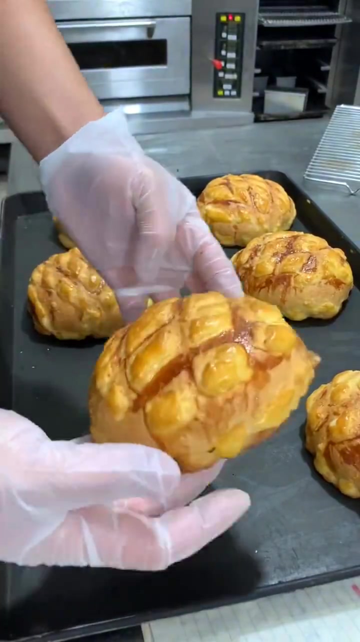 奶酥提子菠萝包奶酥提子馅
