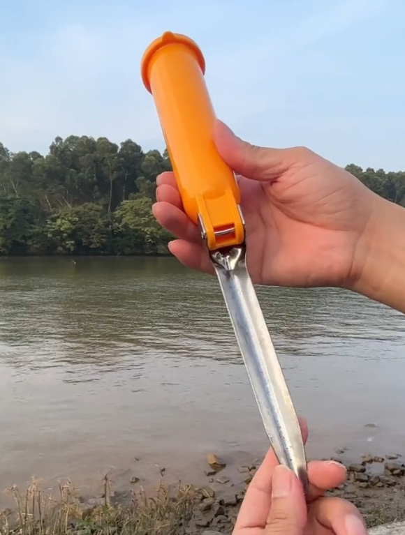 钓鱼人都在用的“地竿支架”,取竿方便,加厚地插,太好用了