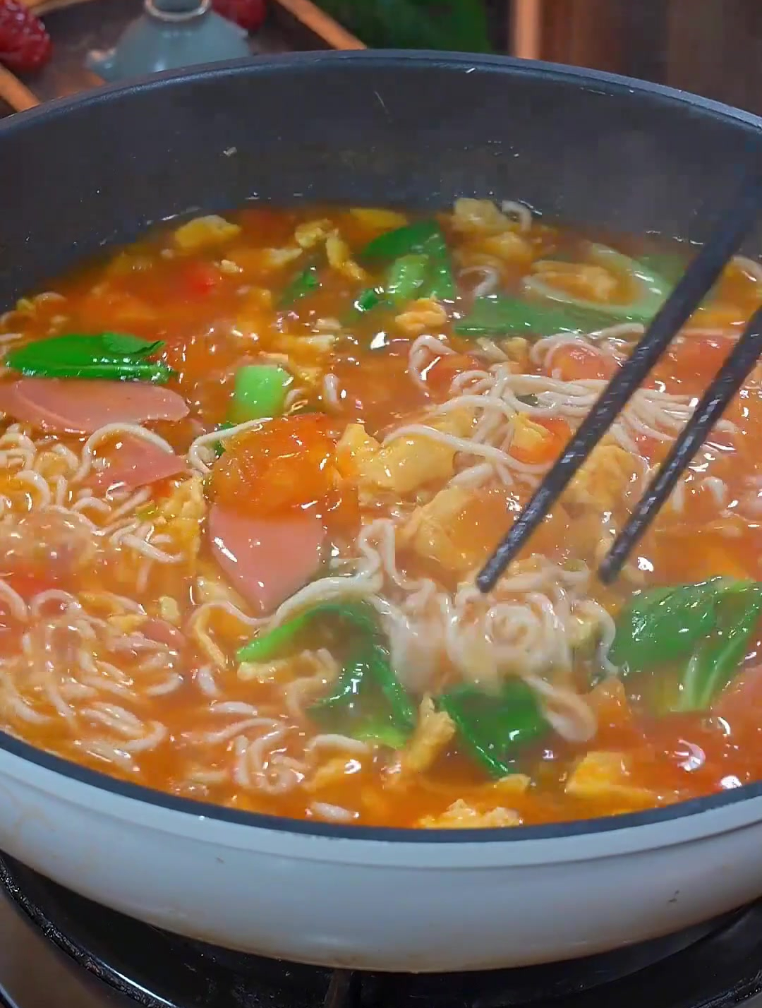 这个番茄鸡蛋面,做法简单又营养,连汤都喝得干干净净的
