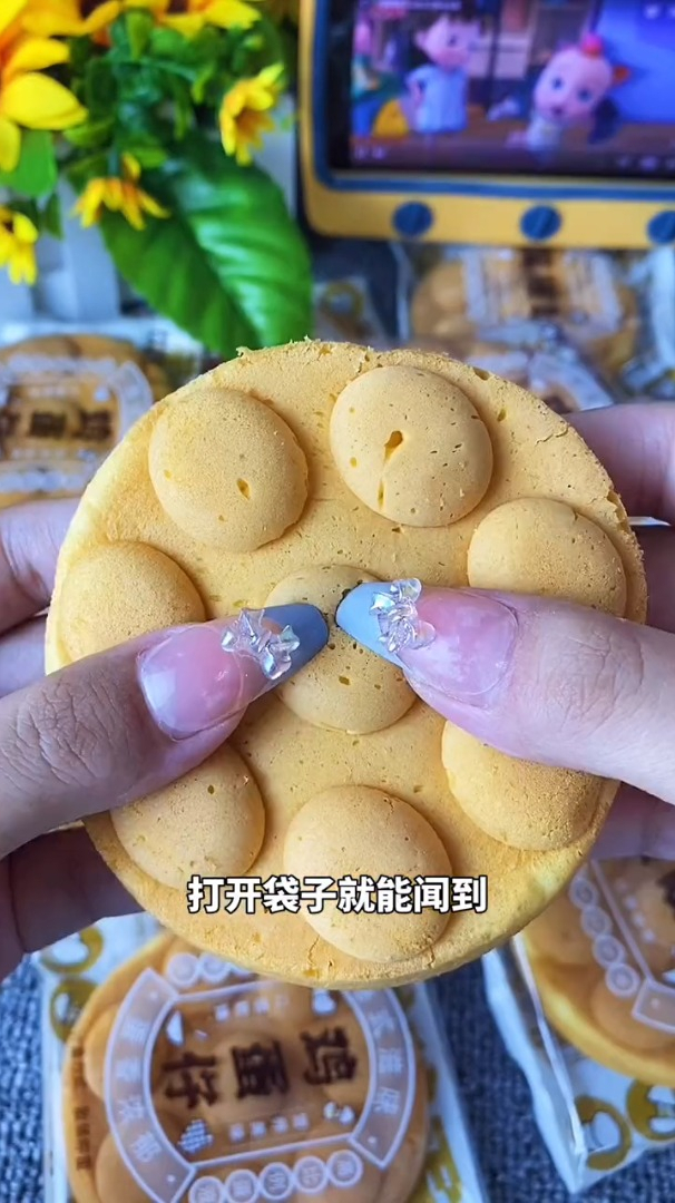 无限回购的港式鸡蛋仔,蛋香味十足,一口下去松松软软