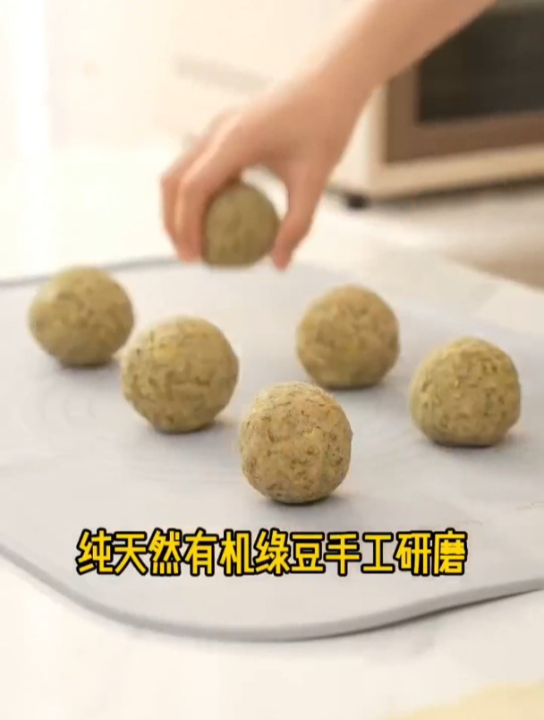 来福建不吃冰皮绿豆饼,可就太亏,简直颠覆了我小时候的味觉记忆